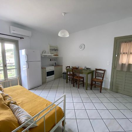 Amnia Apartment Agios Romanos Exterior photo