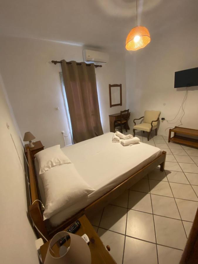 Amnia Apartment Agios Romanos Exterior photo